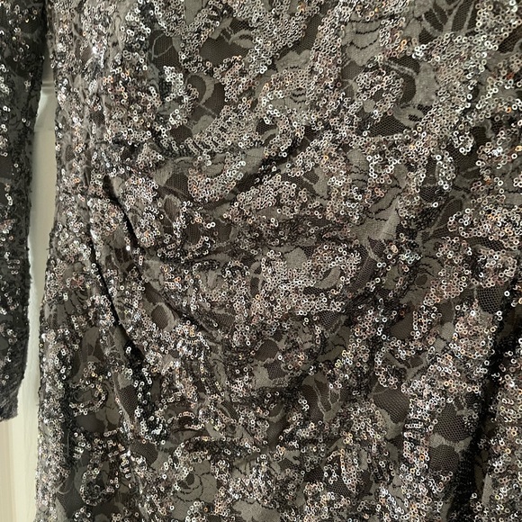 A woman’s Ralph Lauren evening size 8 dazzle them - Picture 12 of 13